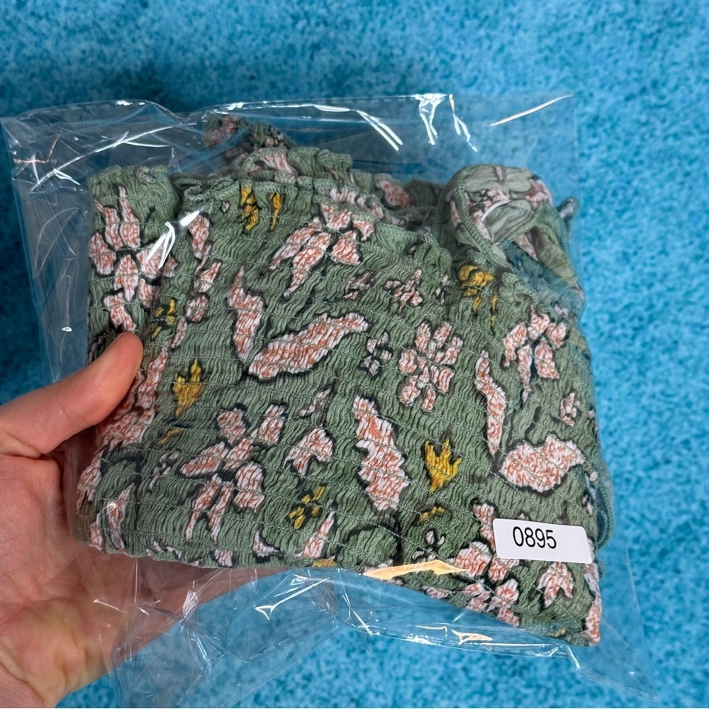 Aerie Womens Jungle Thrills Smocked Crop Tank Top Size S Green Flowers Ruffles - Picture 10 of 10
